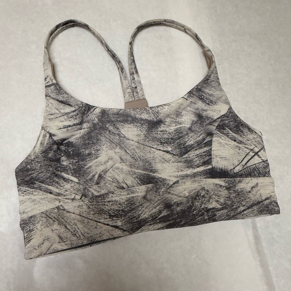 LululemonTrainTimes Bra in the Breeze by White Light Cast and Luxtreme Mesh▫️